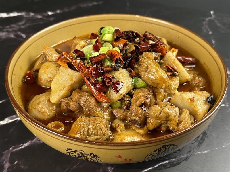 Three Peppers Taro Chicken/Pollo con taro