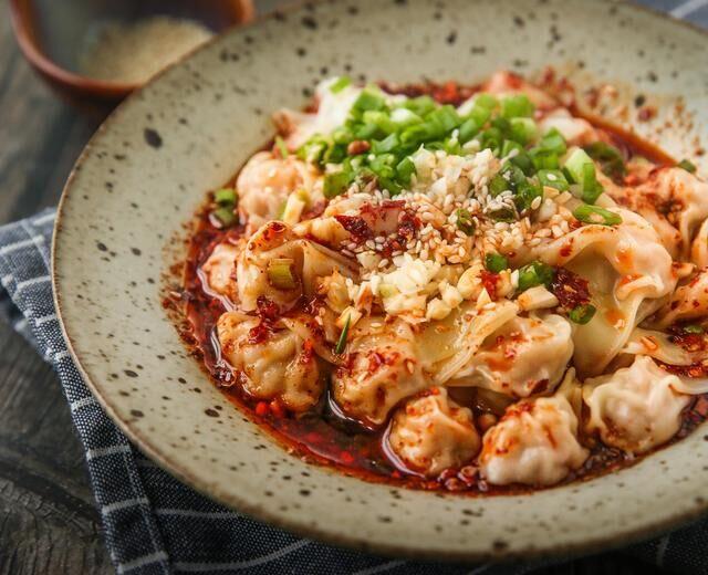 Wontons in Chili Oil (Shrimp&Chicken) (10)