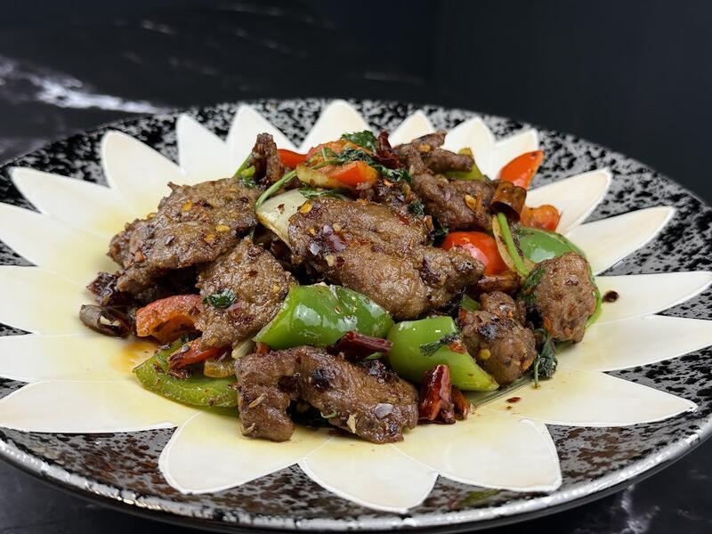 Three Peppers Beef (spicy)/Res con chile