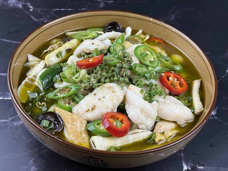 Fish Fillets with Green Peppercorns (spicy)/Filete de pescado co