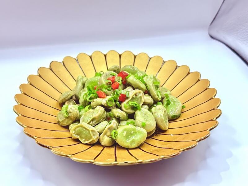 Fava Beans with Scallion Oil/Habas